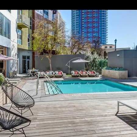 Modern 2Br Near Petco Park & Convention Center Apartment